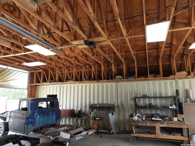 10766 PARK ROAD 37, Lakehills, TX 78063
