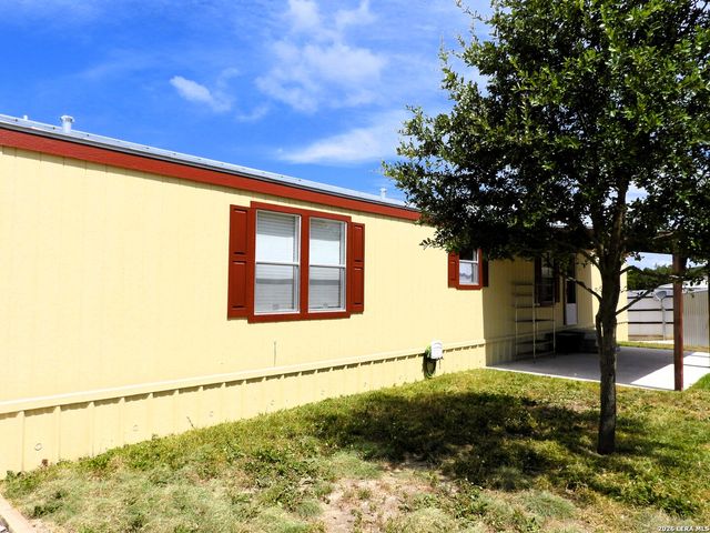 10766 PARK ROAD 37, Lakehills, TX 78063