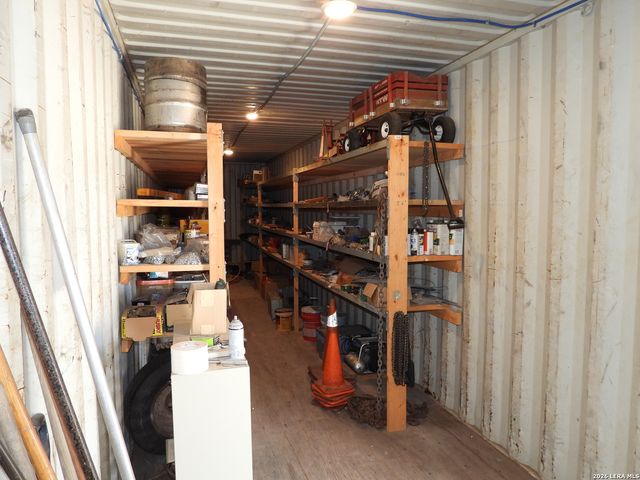 10766 PARK ROAD 37, Lakehills, TX 78063