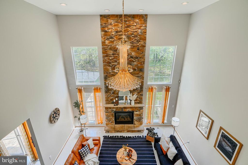 Image 18 of property listing at Address unavailable.