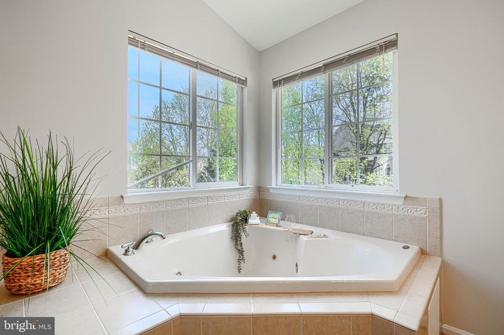 Image 23 of property listing at Address unavailable.