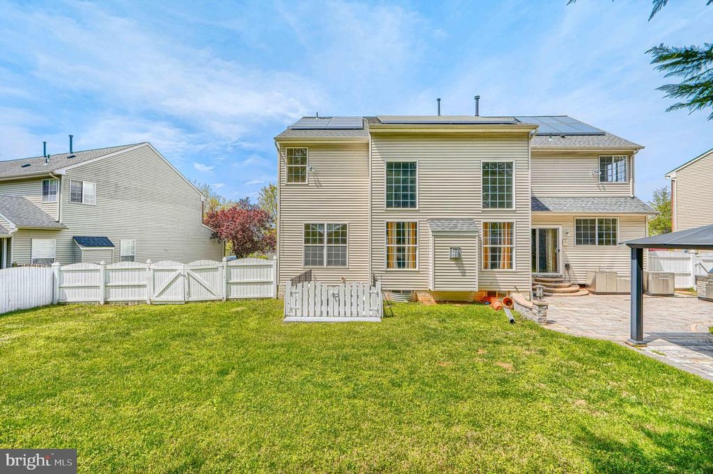 Image 38 of property listing at Address unavailable.