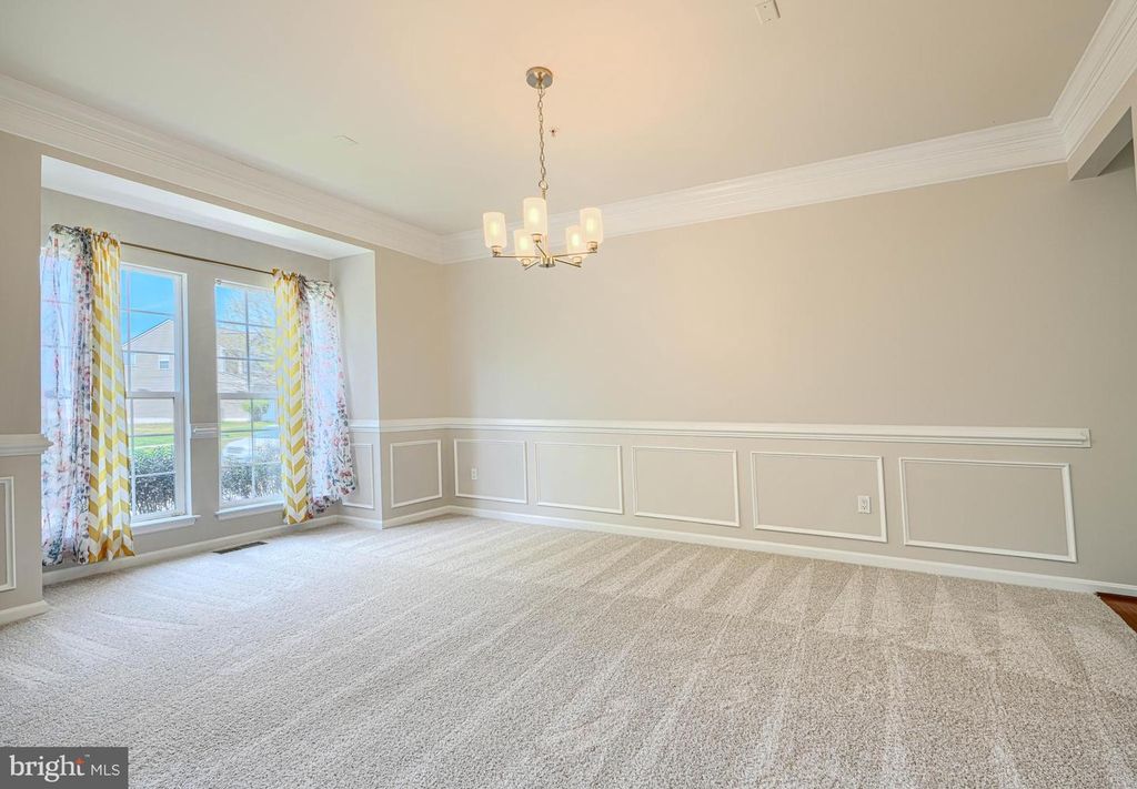 Image 7 of property listing at Address unavailable.