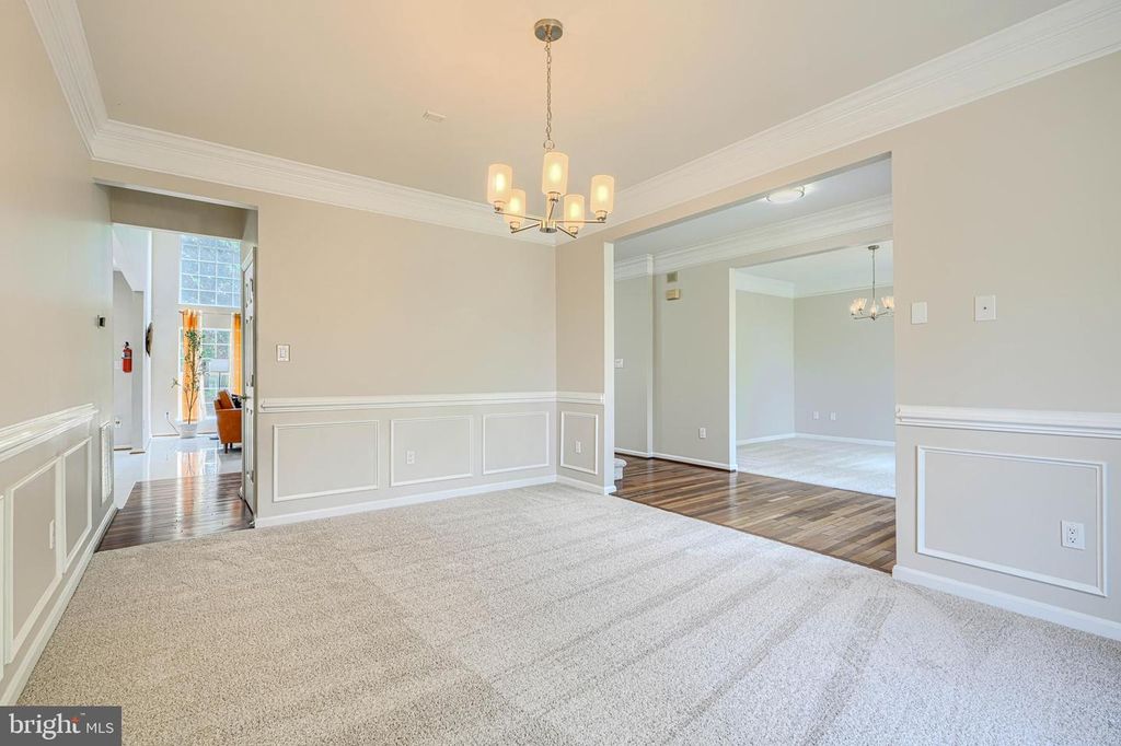 Image 8 of property listing at Address unavailable.