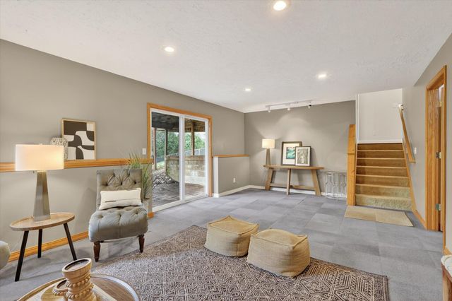 826 Meadow Drive, Wayland, MI 49348