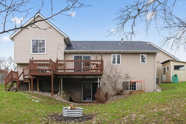 826 Meadow Drive, Wayland, MI 49348