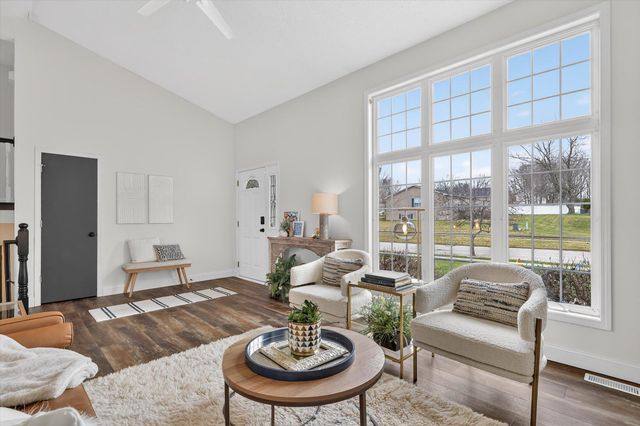 826 Meadow Drive, Wayland, MI 49348