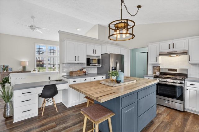 826 Meadow Drive, Wayland, MI 49348