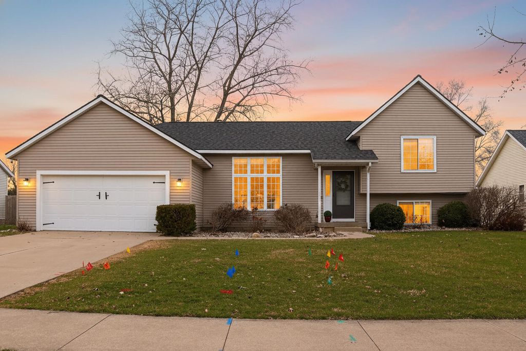 826 Meadow Drive, Wayland, MI 49348