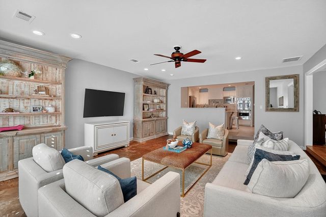 1212 Country Club Dr, Midland, TX 79701