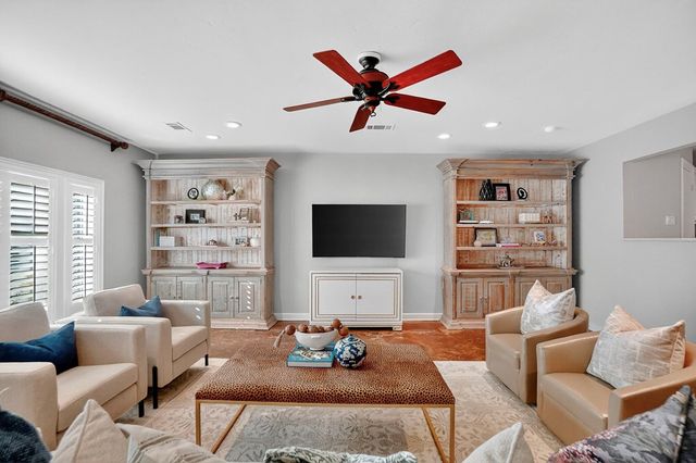 1212 Country Club Dr, Midland, TX 79701