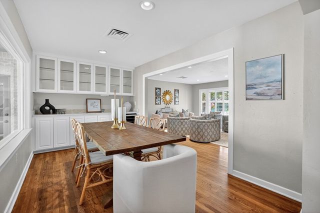 1212 Country Club Dr, Midland, TX 79701