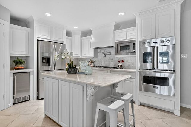 1212 Country Club Dr, Midland, TX 79701