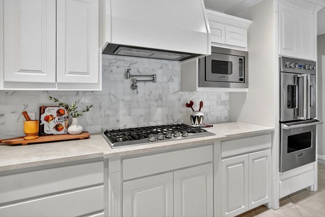 1212 Country Club Dr, Midland, TX 79701