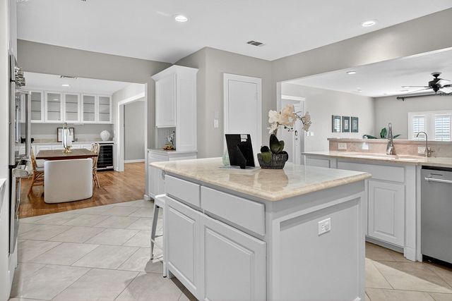 1212 Country Club Dr, Midland, TX 79701