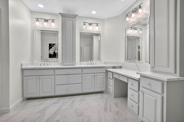 1212 Country Club Dr, Midland, TX 79701