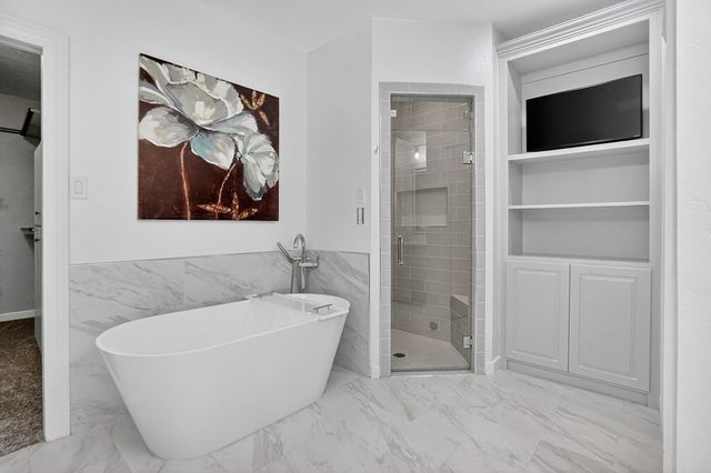 1212 Country Club Dr, Midland, TX 79701