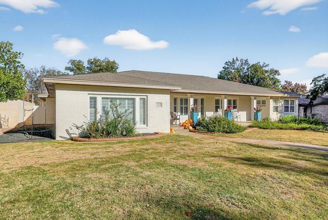 1212 Country Club Dr, Midland, TX 79701