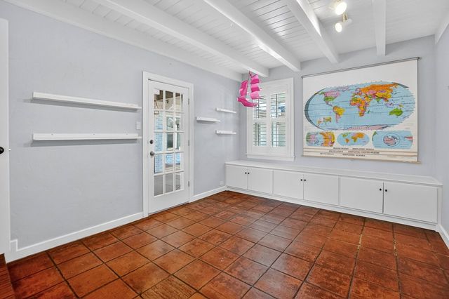 1212 Country Club Dr, Midland, TX 79701