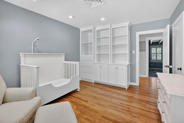 1212 Country Club Dr, Midland, TX 79701