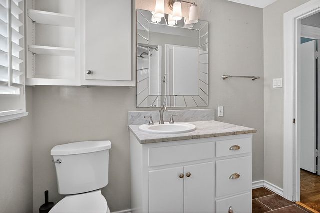 1212 Country Club Dr, Midland, TX 79701