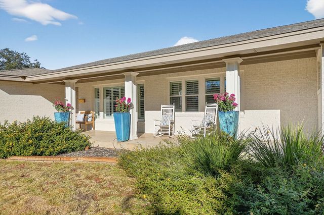 1212 Country Club Dr, Midland, TX 79701