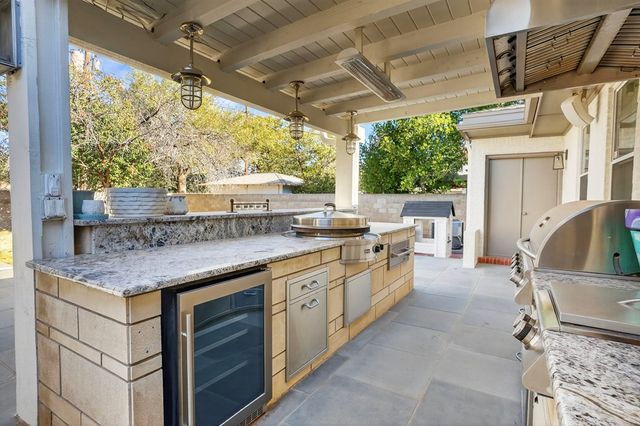 1212 Country Club Dr, Midland, TX 79701