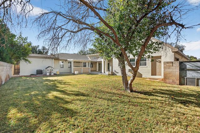 1212 Country Club Dr, Midland, TX 79701