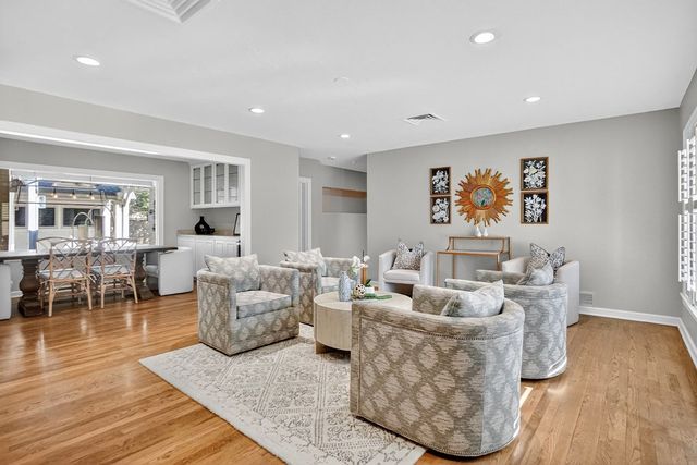 1212 Country Club Dr, Midland, TX 79701