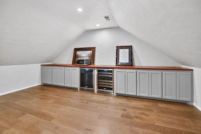 1212 Country Club Dr, Midland, TX 79701