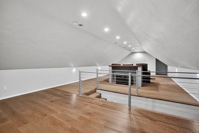 1212 Country Club Dr, Midland, TX 79701