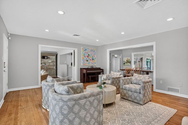 1212 Country Club Dr, Midland, TX 79701