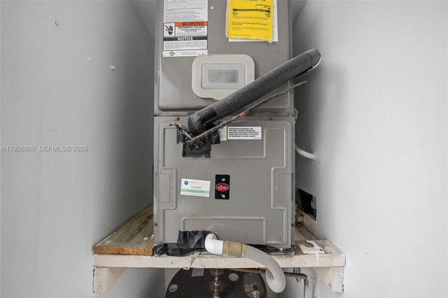 200 Lakeview Dr 101, Weston, FL 33326