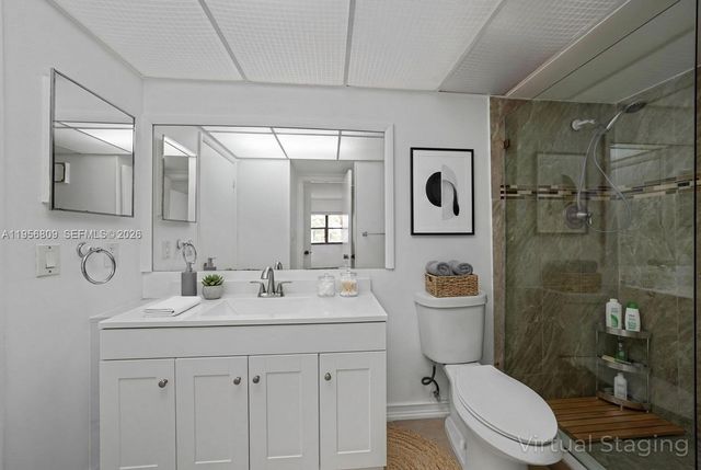 200 Lakeview Dr 101, Weston, FL 33326