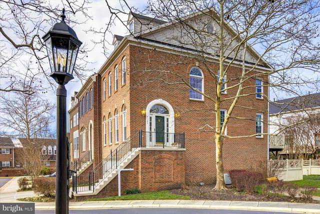 4184 GOVERNOR YEARDLEY LN, Fairfax, VA 22030