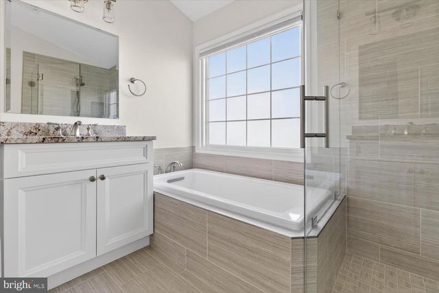 4184 GOVERNOR YEARDLEY LN, Fairfax, VA 22030