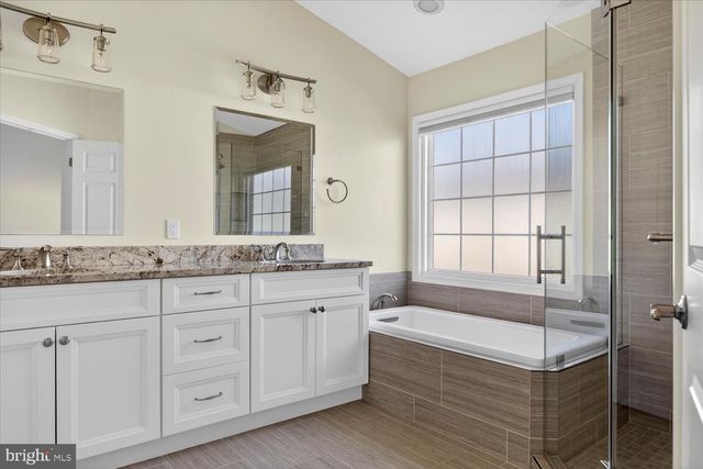 4184 GOVERNOR YEARDLEY LN, Fairfax, VA 22030