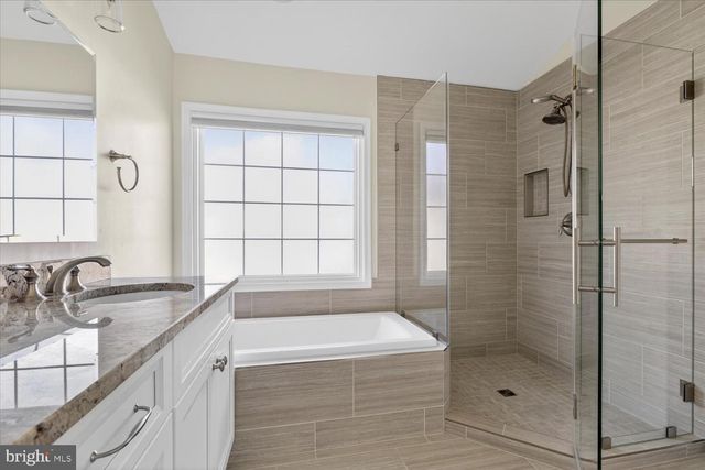 4184 GOVERNOR YEARDLEY LN, Fairfax, VA 22030