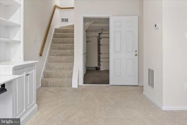 4184 GOVERNOR YEARDLEY LN, Fairfax, VA 22030