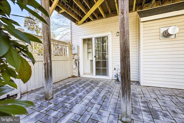 4184 GOVERNOR YEARDLEY LN, Fairfax, VA 22030