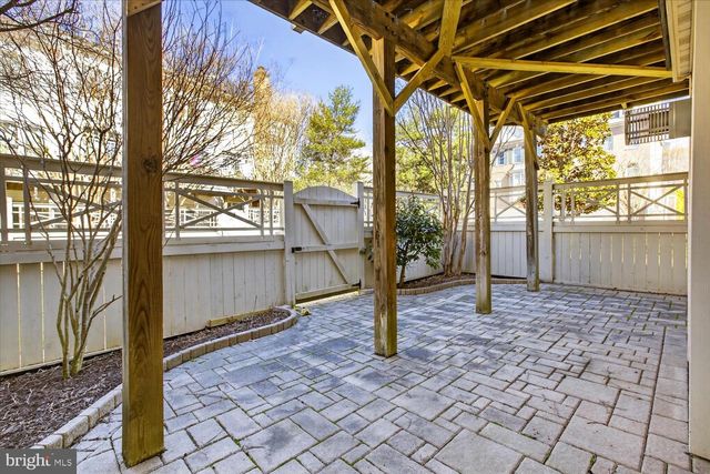 4184 GOVERNOR YEARDLEY LN, Fairfax, VA 22030