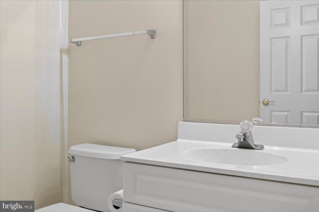 4184 GOVERNOR YEARDLEY LN, Fairfax, VA 22030