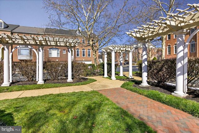 4184 GOVERNOR YEARDLEY LN, Fairfax, VA 22030