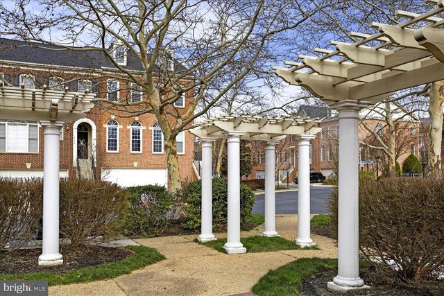 4184 GOVERNOR YEARDLEY LN, Fairfax, VA 22030