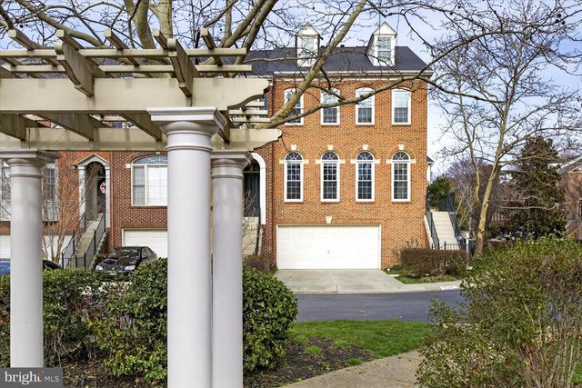 4184 GOVERNOR YEARDLEY LN, Fairfax, VA 22030