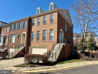 4184 GOVERNOR YEARDLEY LN, Fairfax, VA 22030