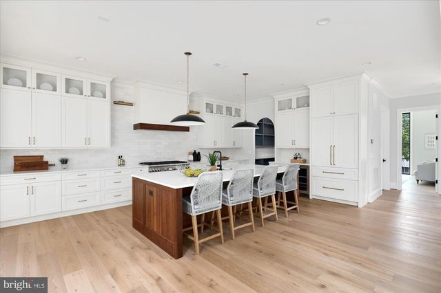 1446 COLA DR, Mclean, VA 22101