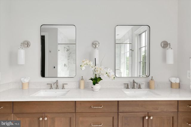 1446 COLA DR, Mclean, VA 22101