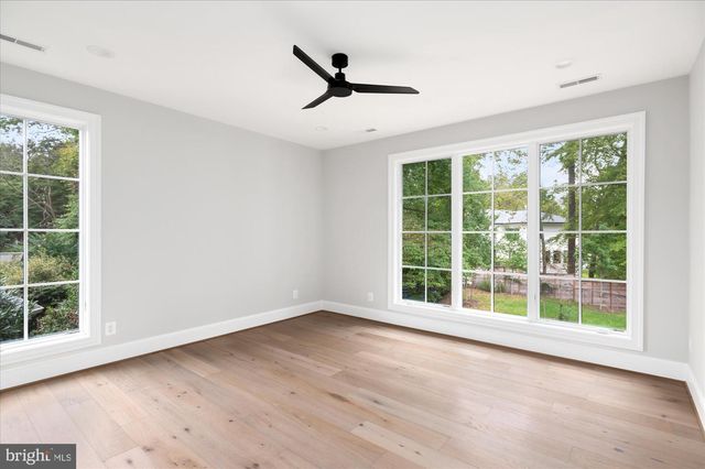 1446 COLA DR, Mclean, VA 22101