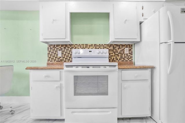 100 Golden Isles Dr 808, Hallandale Beach, FL 33009